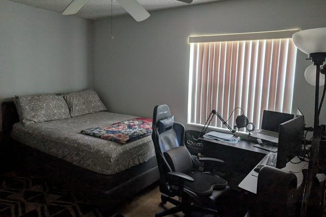 Bedroom - Pleasant Apartment