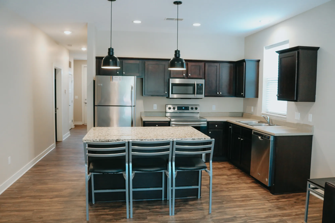 Kitchen - The Quarters East Lansing Cottages