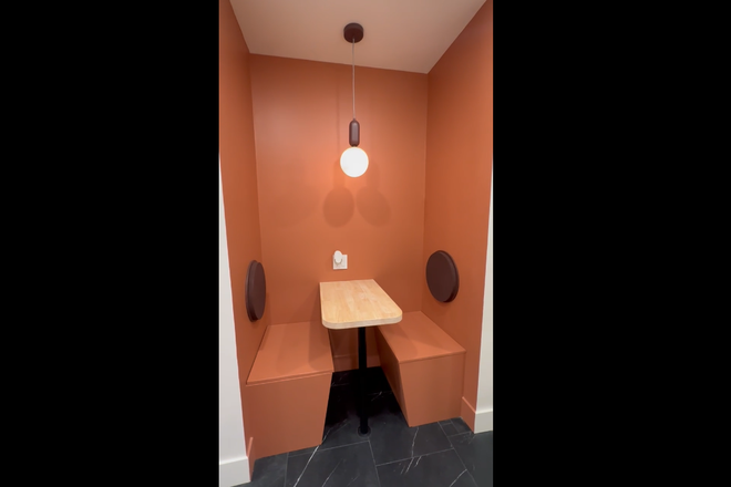 Dinning/study area - Shared Student Residence within 5 minuts walk from Campus. 6 rooms, 1 bathroom per 2 rooms