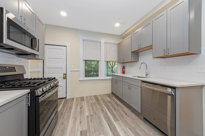 Call NOW for showings! 617-236-8600 - BRACKETT ST - *$1500 0FF FEE!* RNOVATED 3BR IN OAK SQ AVAIL *9/1/2026* W/ IN UNIT W/D, DECK, DW, EIK Apartments