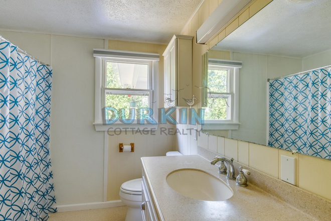 bathroom - 3 Bedroom house with cathedral ceilings, skylights, and large deck