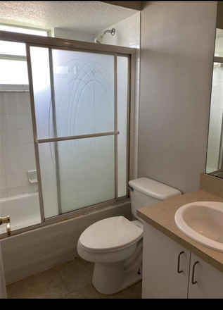 bathroom - Rooms For $725 House