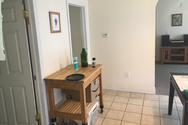 Kitchen - 3 bedroom 1 Bath Apartment for Rent