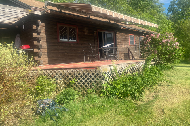 Deck - Tunbridge log home