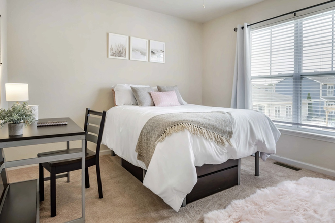 Bedroom - Cottages on Lindberg Apartments