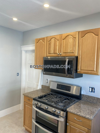Bedroom - NO BROKER FEE! 5 Bed 2 Bath Apartment on Berwick Rd. Available 6/1/2026