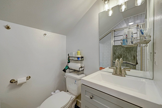 Bathroom - Cozy studio apartment at 1725 1/2 Bolsover