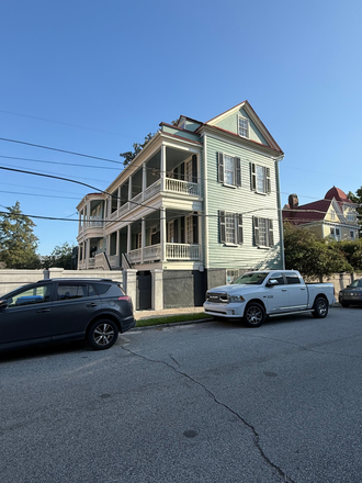 Side view - Historic Downtown Gem Near MUSC – Unit D House