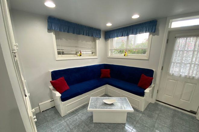 Living room - Furnished Apartment