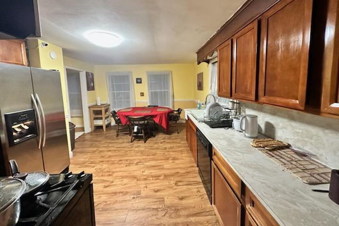 Kitchen - Furnished room for male-Clarksville Rd-Princeton Junction House