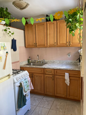 kitchen - Sublet fully furnished one-bedroom apartment near Harvard square