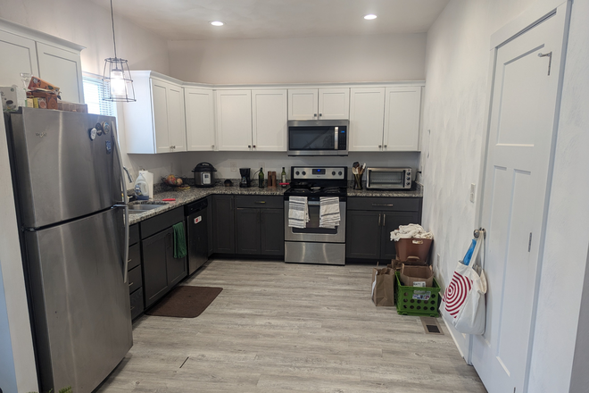 Kitchen - Available Room in Townhouse - Personal Bedroom, Closet, and Bathroom