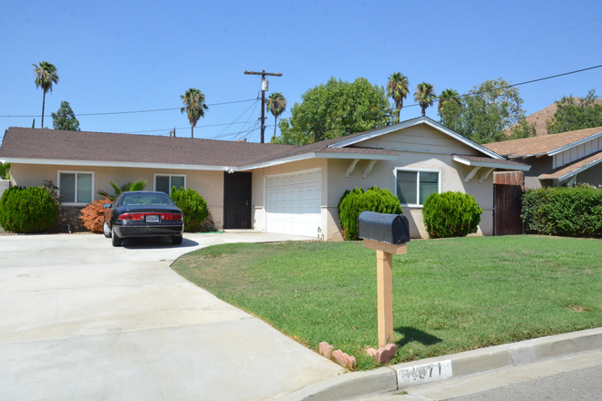 Streetview - 1071 Minerva - 4 Bedroom House, 5 Minutes to UCR Campus!