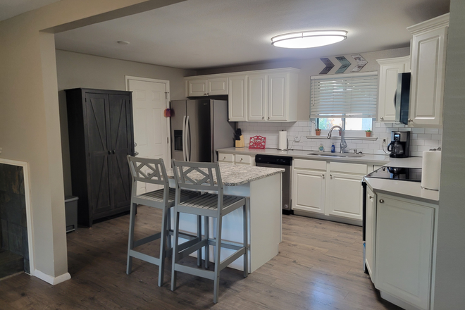 Kitchen - 4BR/2BA  Walking Distance to Anschutz Medical Campus House