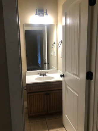 Each bedroom has its en suite bath; fixtures and toilets updated 2025 - Four bedroom/Four bath cottage Creekside of Auburn - available August 1 for 2026-27! Apartments