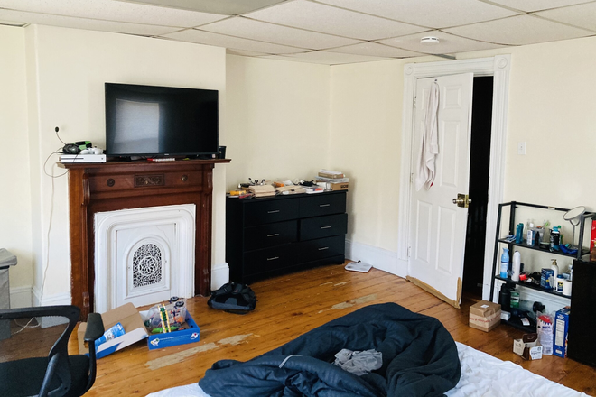 Bedroom - AVAILABLE 9/1/2026:  Huge 6 Bed, 2.5 Bath Near Campus House