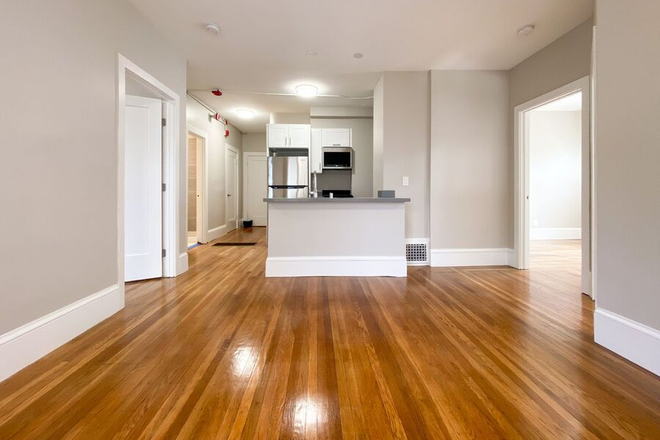 Living Space - 1862 Arch Street