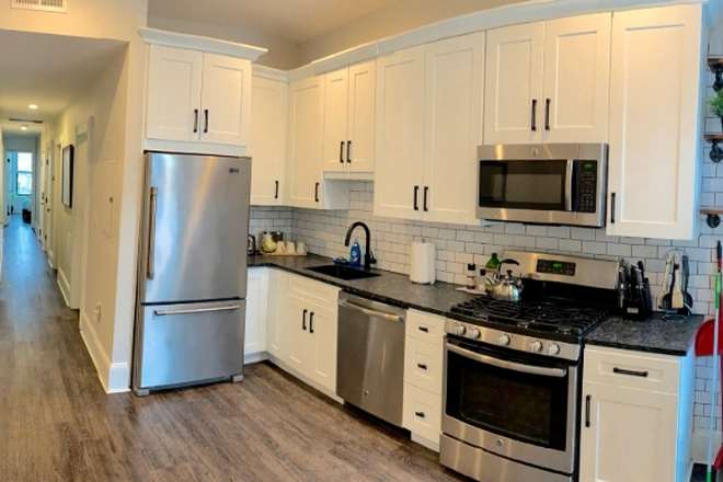 x - Fully Renovated 4 Bed | Central A/C | Private Deck | 9/1 Apartments