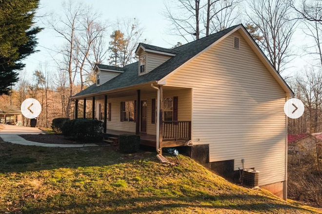 outsite - $3075(whole house)-util.incl. Dogs Ok.