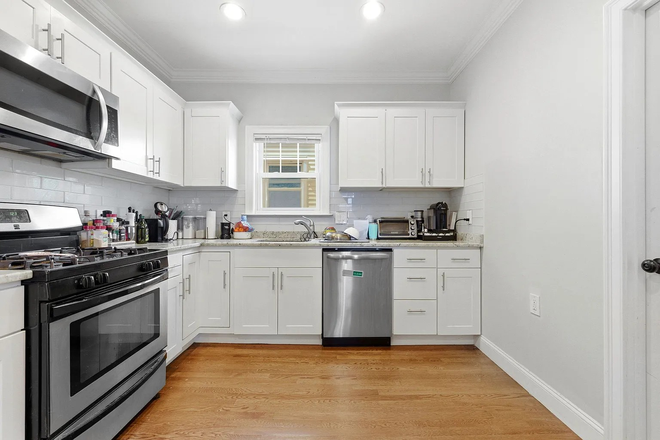 Kitchen - Beautifully Updated 4 Bedroom Somerville Apartment