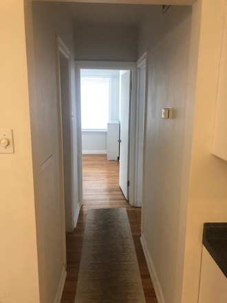 Hallway - WALK TO WASHINGTON UNIVERSITY - 25 yards from the softball complex Condo