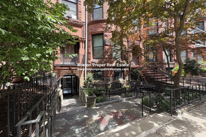 a - TOP FLOOR FRONT FACING, NO FEE Apartments