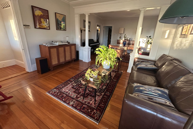 Living Room - 2 Bedroom Apartment, College Hill, Yard and Parking