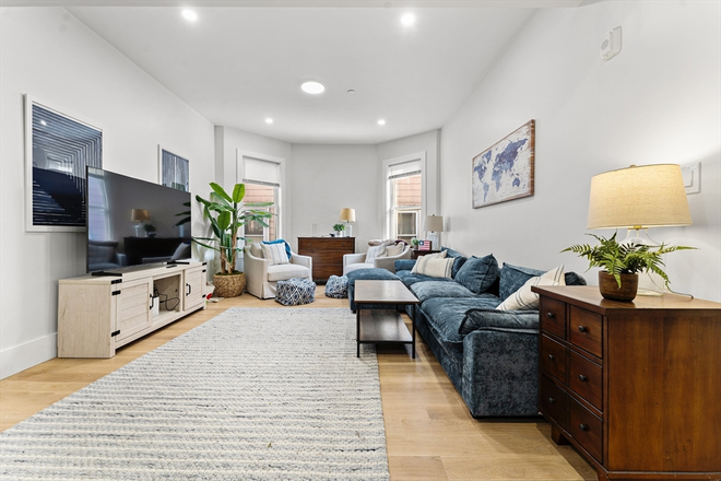 LIVING - BRAND NEW LUXURIOUS 4 BED/2 BATH! 9/1/25!