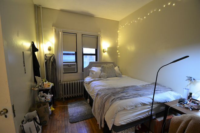 bedroom - 3 huge Bedrooms large living area in Fenway  across from Park 9/1/25 Apartments