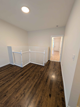 Front Entry #2 - ★★★ LOGAN SQUARE / 4 BED DUPLEX DOWN / IN-UNIT W/D / CENTRAL AC / UPDATED THROUGHOUT ★★★ Duplex