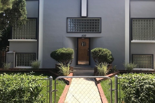 Front of house - 3BR on the Hill, Available for Fall, Amazing Location, Walk to Campus