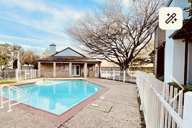 Community Pool - Condo in Braeswood close to NRG/Med Center/Rice University