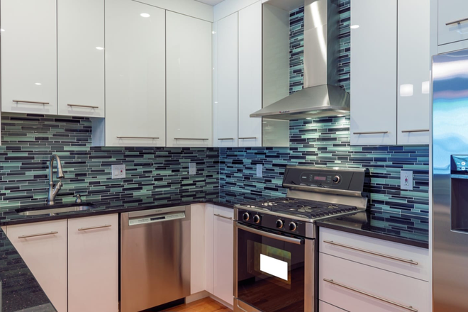 Kitchen - BU Central - 4 Beds Luxury Apt. -  88 Browne St.