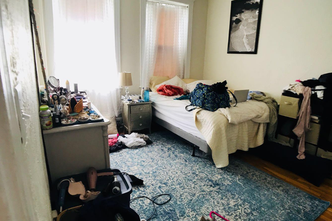 Bedroom - Brighton Private Room for Just $950 — No Broker Fee, No Security Deposit!