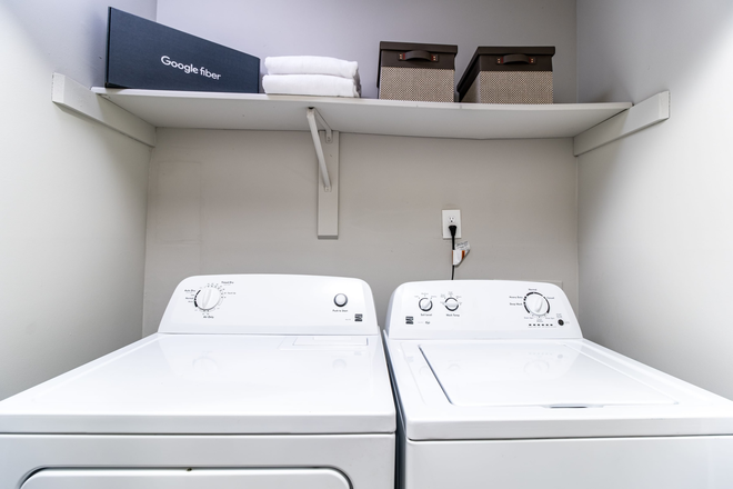 In unit washer dryer - 1 Bedroom in 2b2b /Fully Furnished/Late Jan Flexible Move-in/Female Only/Cortland Viridian Apartments