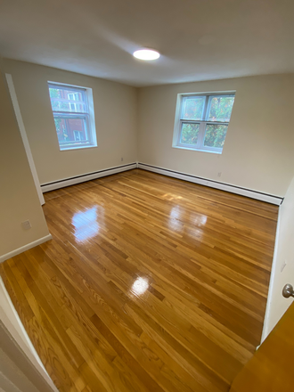 Living room - 1 mo. FREE RENT! Renovated NO FEE Brookline 2 bed! Sunny, lots of space, HT/HW incl! Ref #713248 Apartments