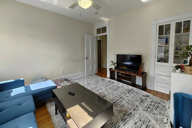 . - BRIGHT AND SPACIOUS 4BED/1BATH available 9/1/25 Apartments