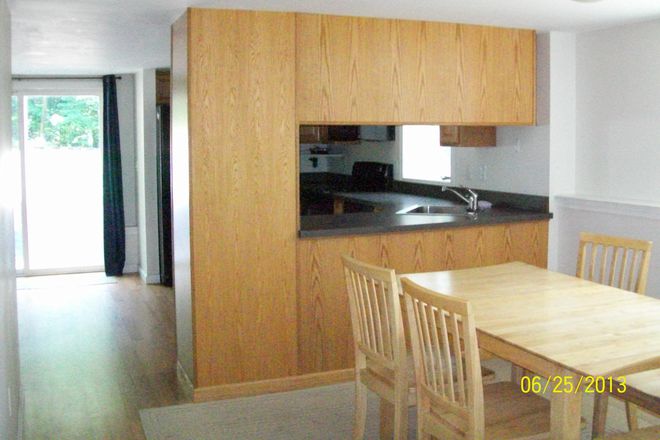 Dining - 4 bedroom, very close to UCONN Duplex