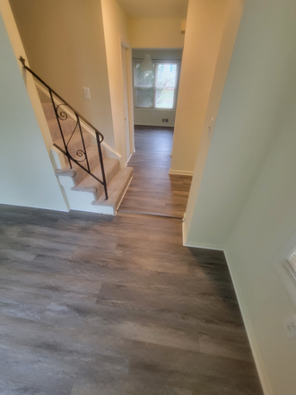 Living/Dining/Foyer - Spacious 5-Bedroom 3 1/2 Bathroom home for rent in College Park,  (Walking distance to Campus)