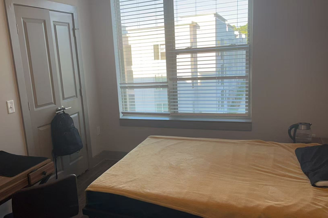 Bedroom - Union Chapel Hill Apartment close to campus
