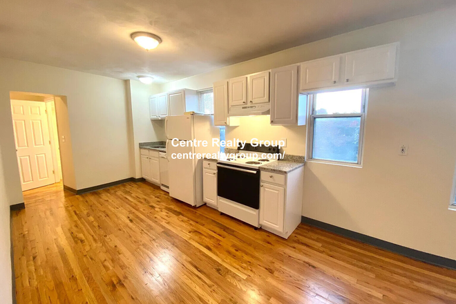 Kitchen - Open concept 3 bedroom in Mission Hill! Available 9/1/2025 Apartments