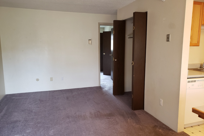 Living room - 1 Bed/1 Bath condo, 3rd floor Wimbledon complex (near CU campus)