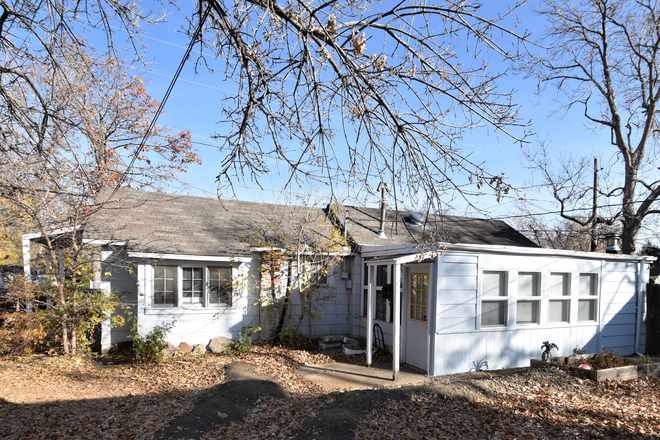 2103 Grove #B - 2103 Grove Circle West (1BR/1BA) Apartments