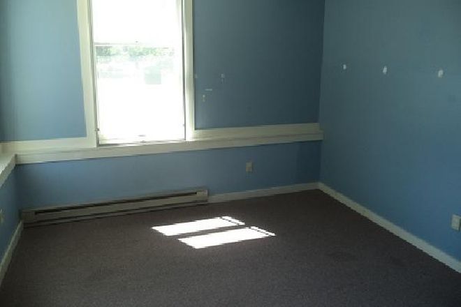 Room - 13 Main Street - 3BR (Belchertown) House