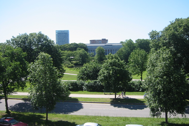 visit hubrealtyproperties.com - Fenway, beautiful parkview studio with renovated kitchen, dishwasher Condo