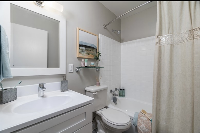 Bathroom - Apartment