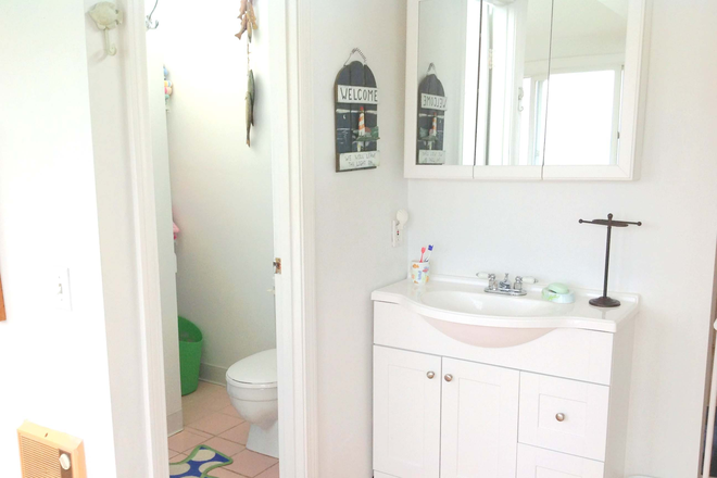 bathroom - 9 Robertson Road Narragansett, RI House