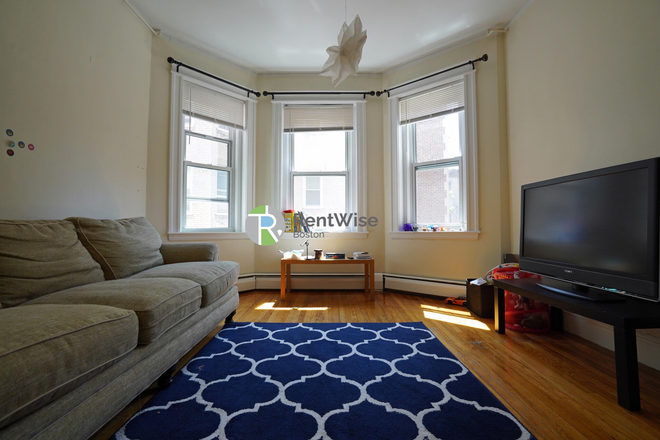 1 - July/Aug/Sept 2026-Awesome Studios and 1 beds, H/HW inc. Easy MBTA, No Broker Fee! Apartments