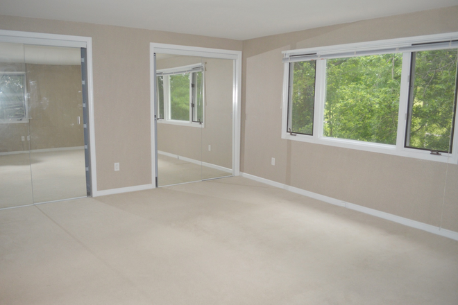 Call NOW for showings! 617-236-8600 - UNDINE RD - TOWNHOUSE 4BR NEAR BC AVAIL *8/24/2026* W/ 2.5 BATHS, IN UNIT LNDRY, A/C, DECK, YARD!