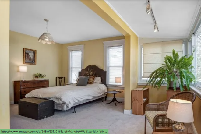 Bedroom - 5-bedroom house, close to campus, all girls
